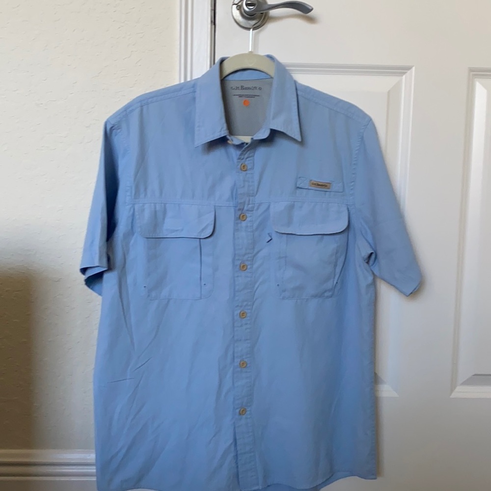 Men’s light bluemedium fishing shirt. G.H. Bass & Co